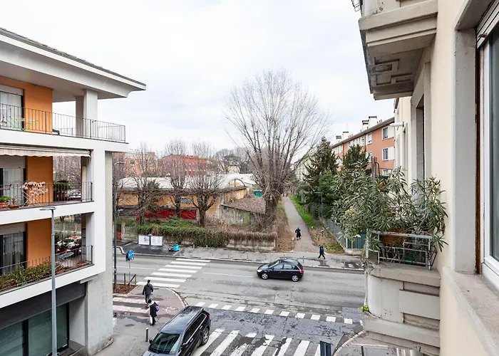 Certosa Enchanting Apartment With Balcony - Top Collection